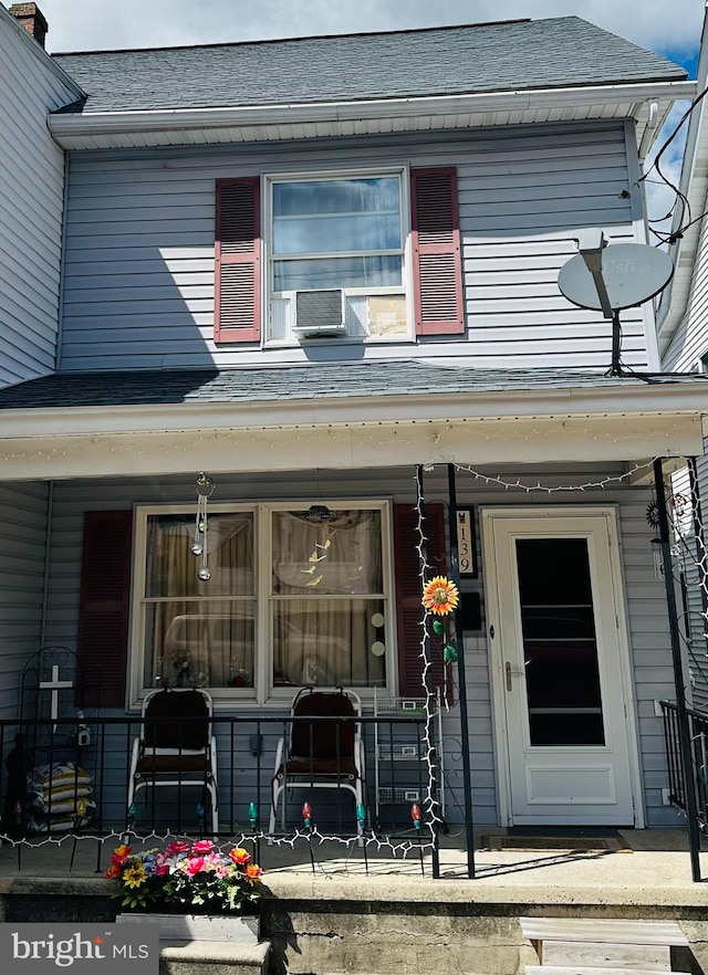 view of front facade featuring covered porch