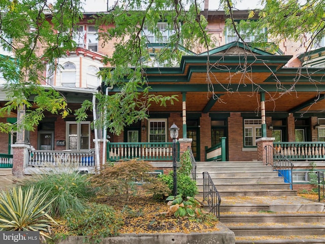 view of front facade with a porch