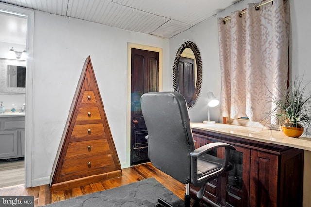 office area featuring light hardwood / wood-style flooring