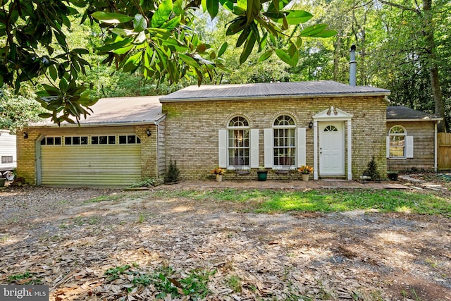 view of front facade featuring a garage