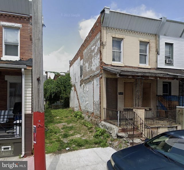 Listing photo 2 for 2548 N Myrtlewood St, Philadelphia PA 19132