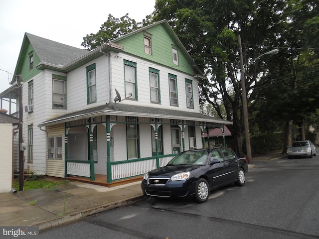 view of front of house with a porch