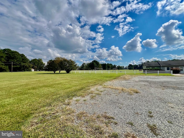 view of yard featuring a rural view