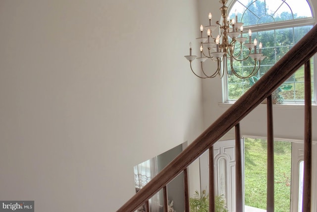 room details featuring a chandelier