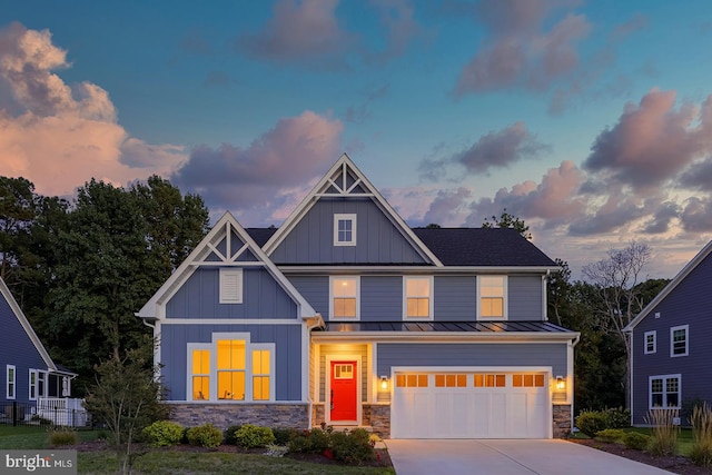 view of front facade featuring a garage