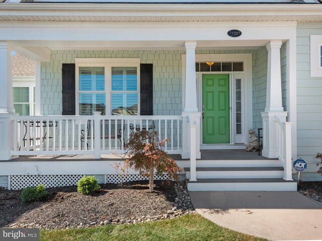 view of front of home featuring a garage and a front yard