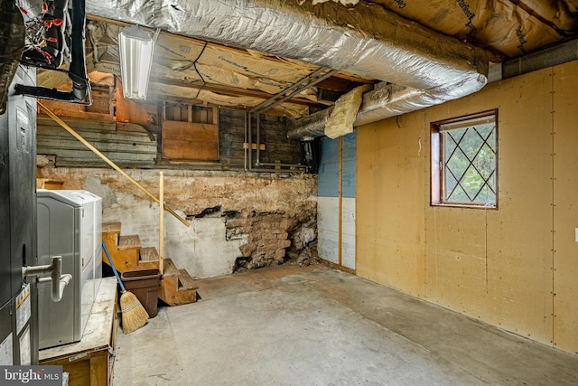 basement with washer / dryer