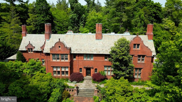 view of front facade