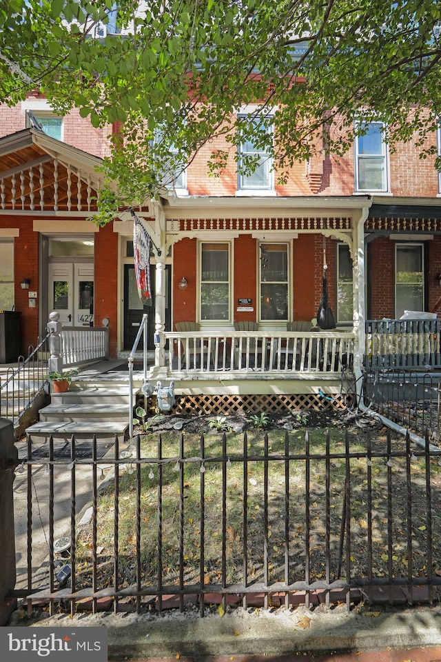 view of front of home featuring a porch