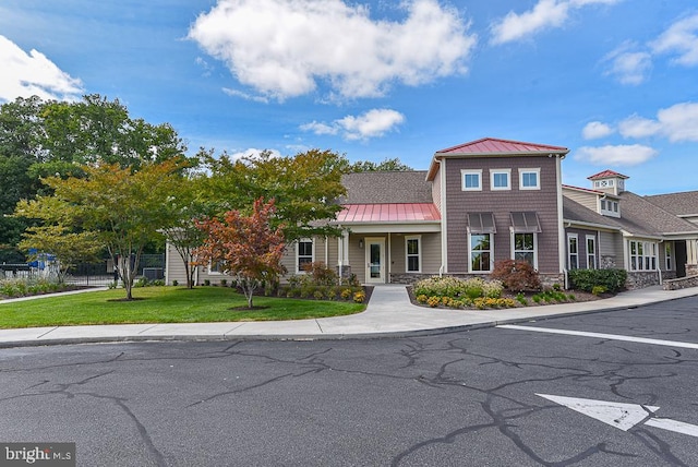 view of front of property with a front yard