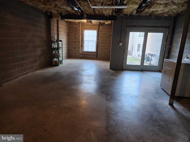 basement with washer / dryer