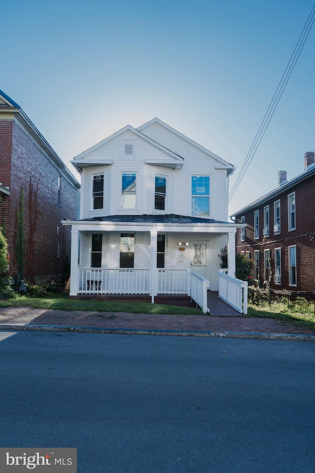 view of front of property featuring a porch