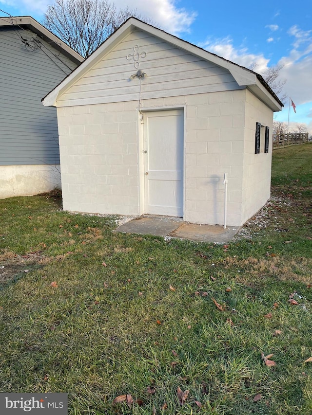 view of outdoor structure with an outdoor structure