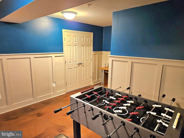 view of recreation room