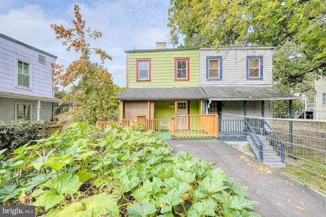 view of front of house with covered porch