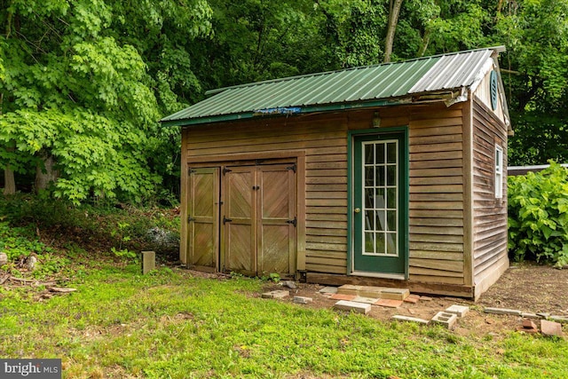 view of outdoor structure