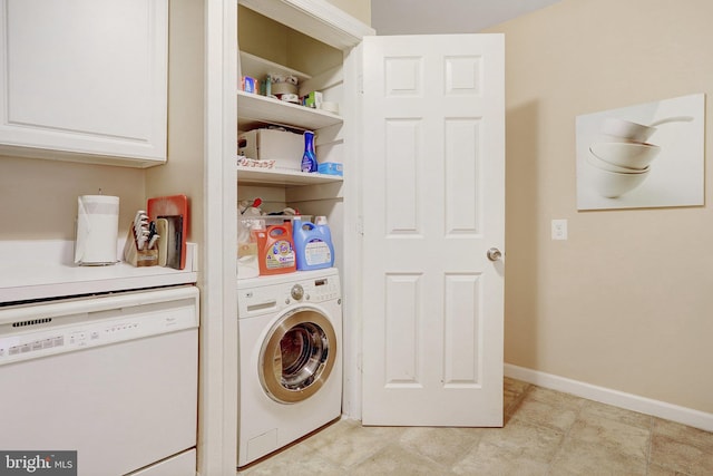 laundry room with washer / clothes dryer