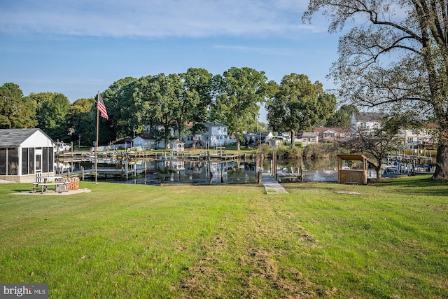 view of yard featuring a water view