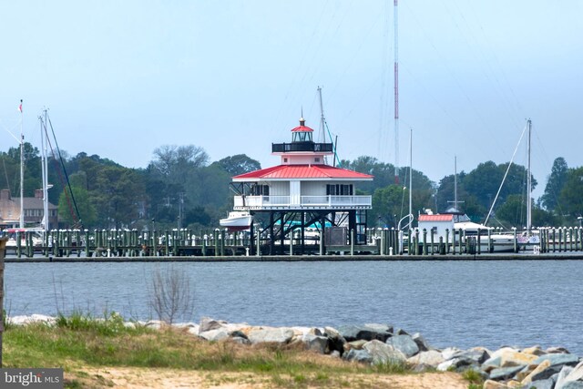 view of property's community featuring a water view