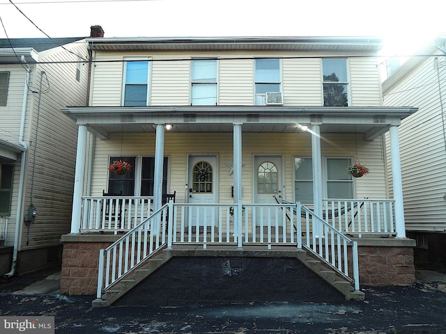 view of front of property featuring a porch