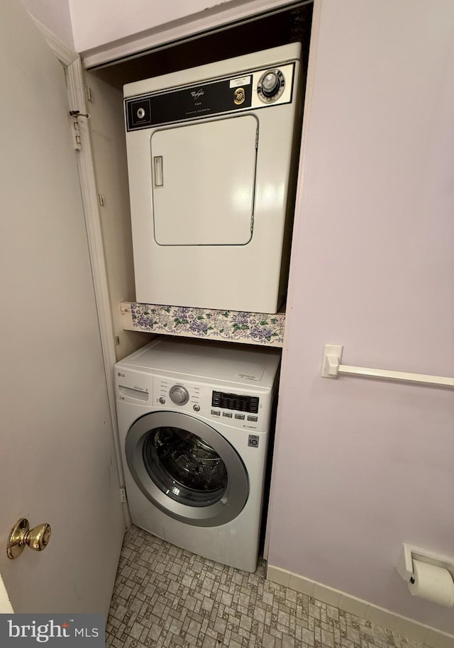 16 Country Birch Ln, Egg Harbor Township, NJ 08234 - laundry room with stacked washer / drying machine