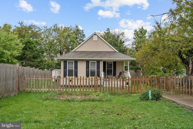 view of front of property with a front yard