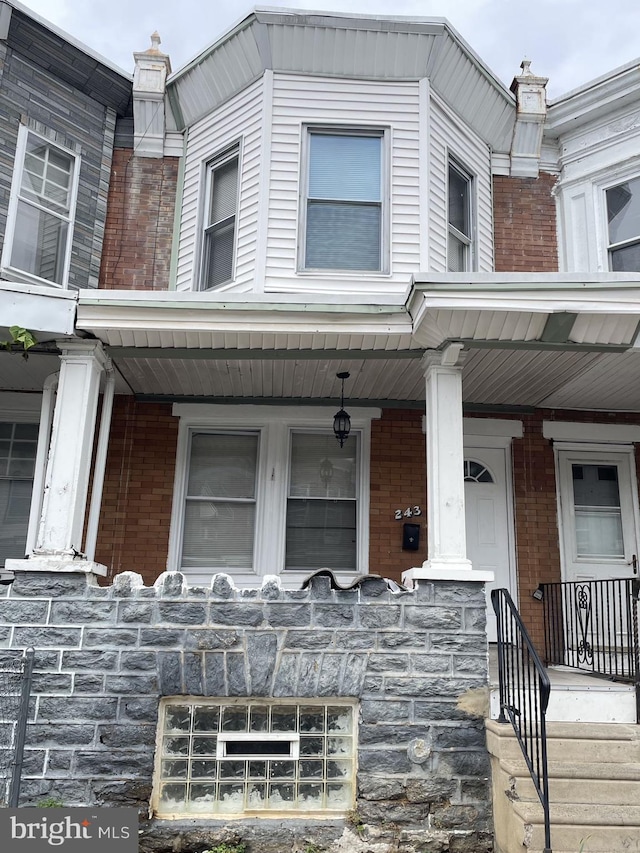 view of front of home with covered porch