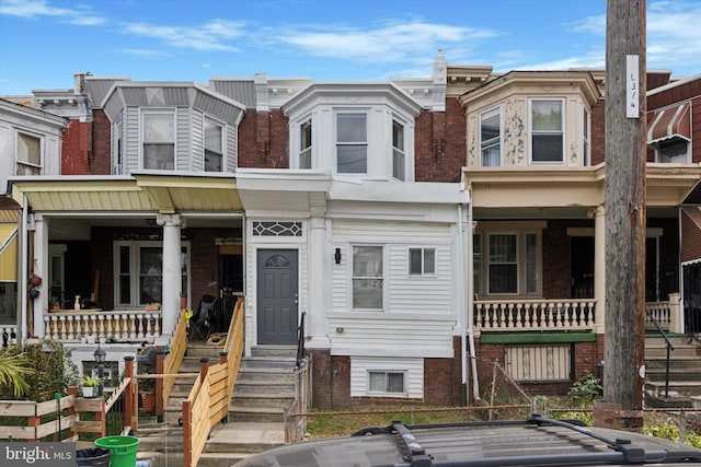 multi unit property with a porch