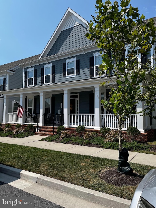 view of front of property featuring a porch