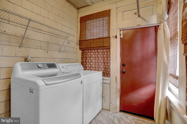 500 Dorsey Ave, Essex, MD 21221 - washroom featuring washing machine and clothes dryer