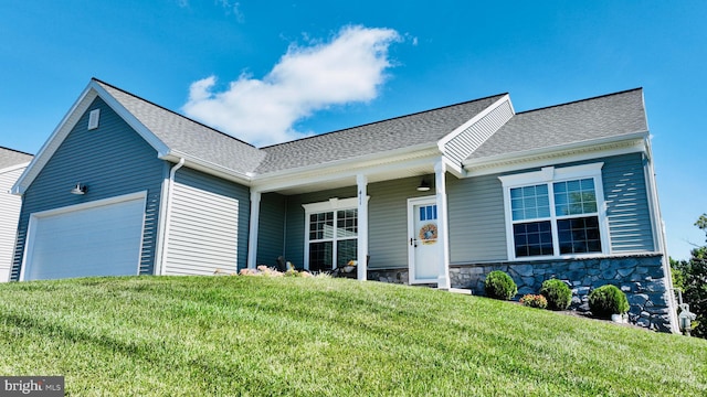 view of front of home featuring a front lawn