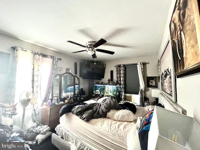 bedroom featuring ceiling fan