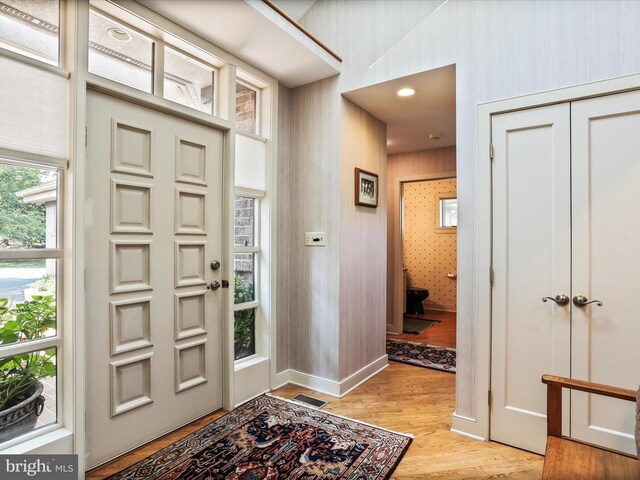 3596 Eagle Dr, Chambersburg, PA 17202 - foyer featuring light wood finished floors, visible vents, baseboards, and wallpapered walls