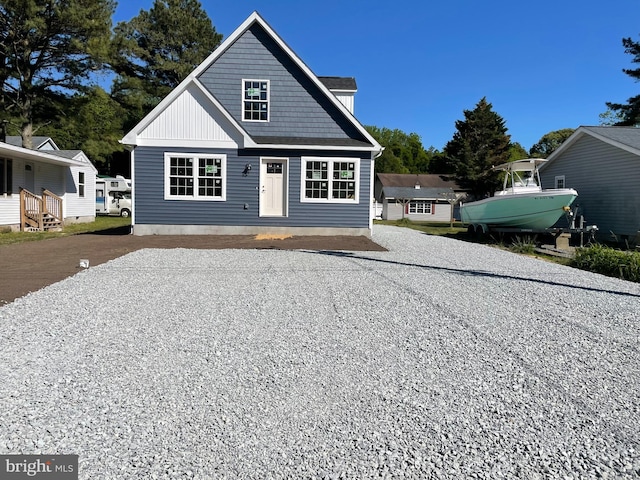 view of front of house with driveway