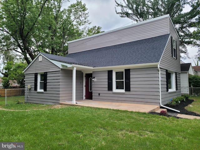 view of front of house with a front lawn