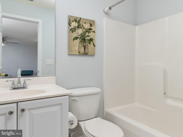 full bathroom featuring shower / tub combination, vanity, toilet, and ceiling fan