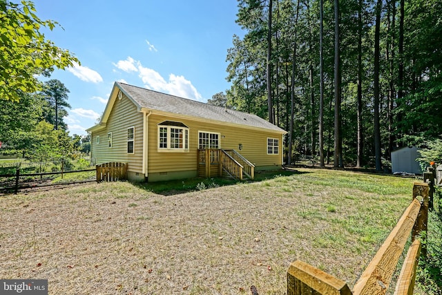 exterior space featuring a lawn