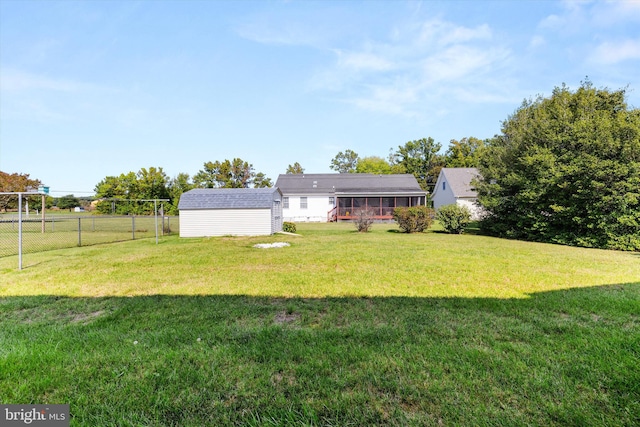 view of yard featuring a storage shed