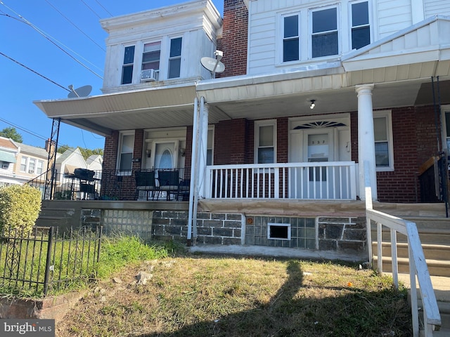 view of front facade with covered porch