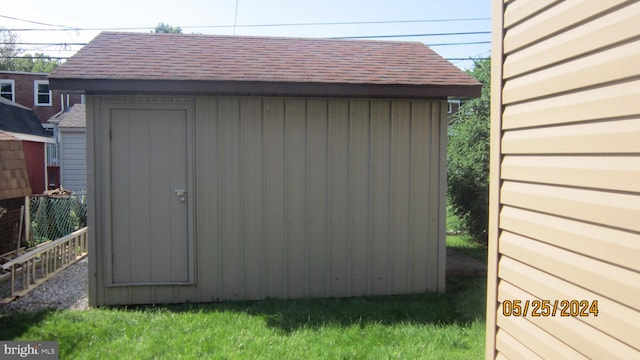 view of outbuilding