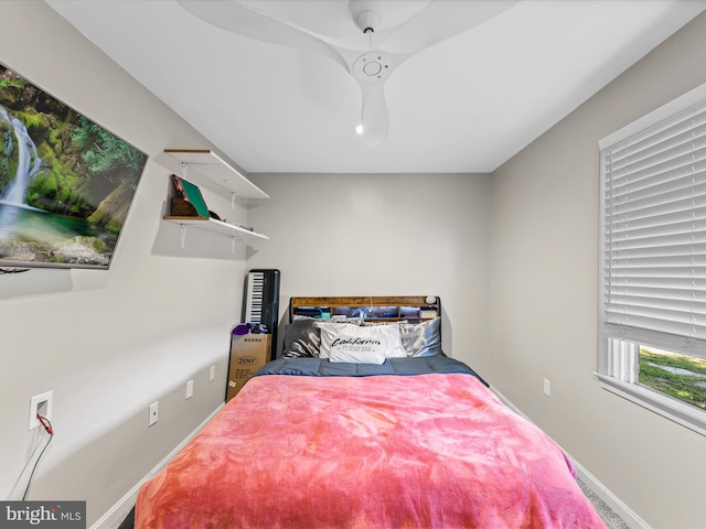 bedroom with ceiling fan