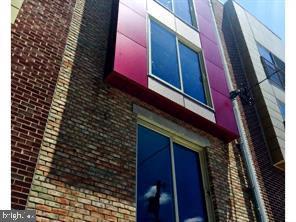 441 N Wiota St, Philadelphia, PA 19104 - exterior space featuring a city view
