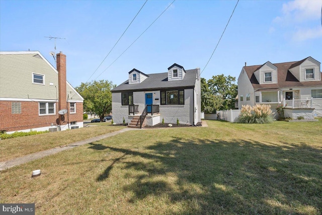 view of front facade featuring a front lawn