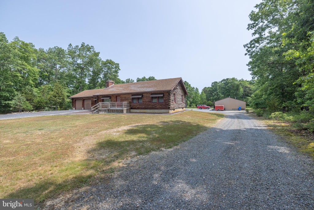 view of front of house featuring a front yard