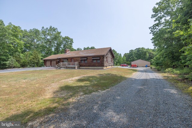 view of front of house featuring a front yard