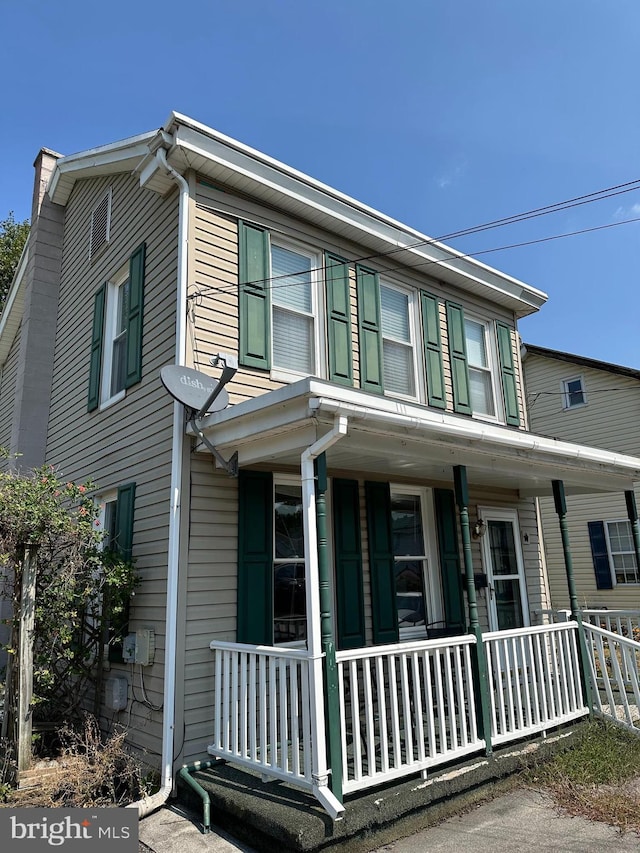 view of front of house featuring a porch