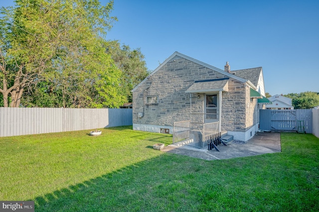 exterior space featuring a lawn