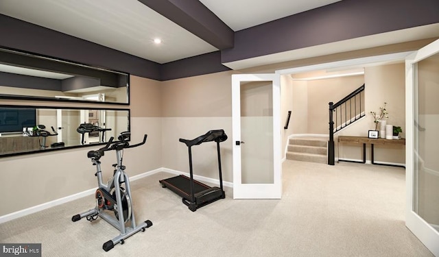 workout room featuring carpet flooring, recessed lighting, and baseboards