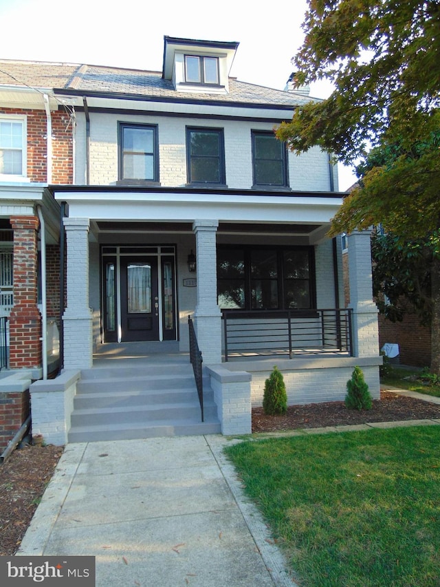 view of front of home featuring a porch