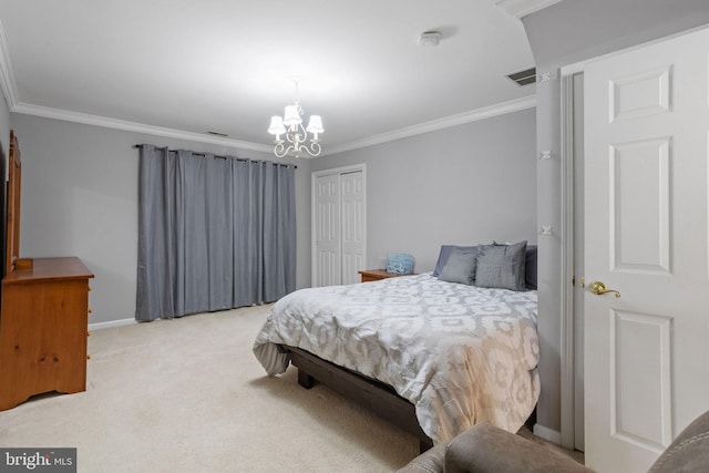 bedroom featuring ornamental molding, light colored carpet, a notable chandelier, and a closet